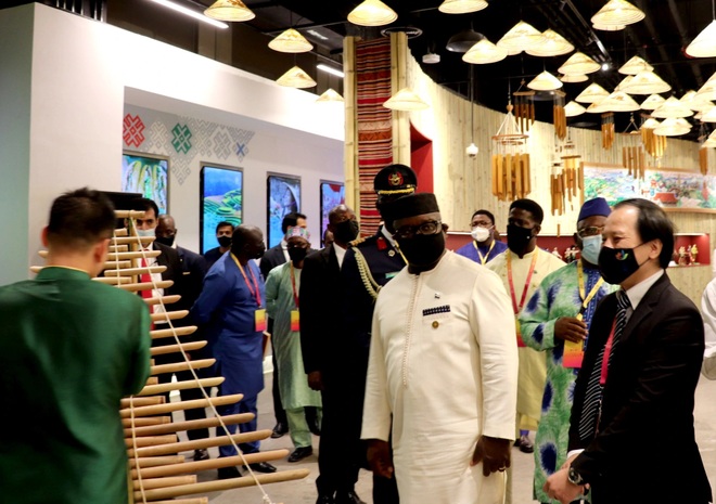 Tổng thống Sierra Leone thăm Nhà triển lãm Việt Nam tại EXPO 2020 Dubai - 6 Tổng thống Sierra Leone thăm Nhà triển lãm Việt Nam tại EXPO 2020 Dubai - 6