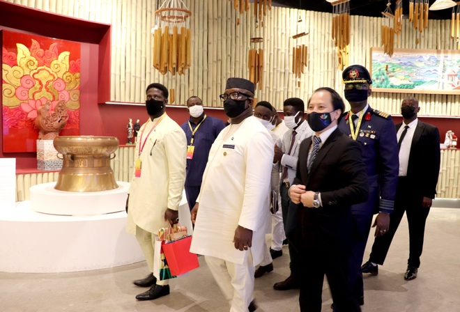 Tổng thống Sierra Leone thăm Nhà triển lãm Việt Nam tại EXPO 2020 Dubai - 5 Tổng thống Sierra Leone thăm Nhà triển lãm Việt Nam tại EXPO 2020 Dubai - 5