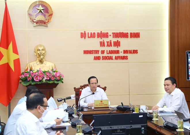 Doanh nghiệp nhắn tin than với Bộ trưởng khổ sở đưa lao động trở lại - 2 Doanh nghiệp nhắn tin than với Bộ trưởng khổ sở đưa lao động trở lại - 2