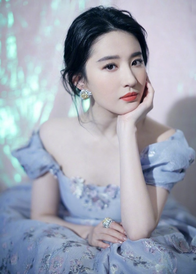 Không phải Thang Duy, đây là lựa chọn đầu tiên cho vai nữ chính Sắc, Giới - 4 Không phải Thang Duy, đây là lựa chọn đầu tiên cho vai nữ chính Sắc, Giới - 4