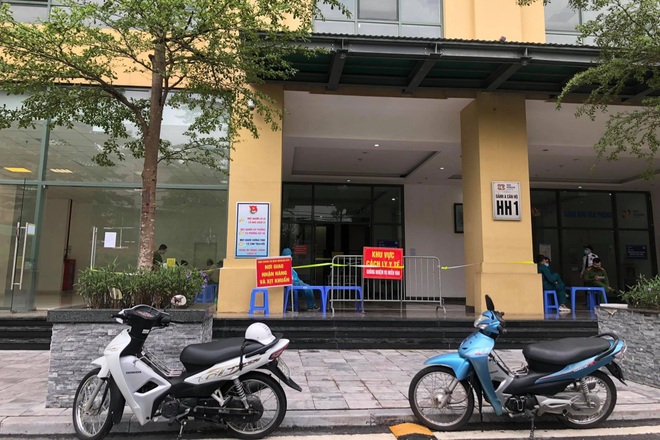 Hà Nội tạm phong tỏa tòa chung cư hơn 1.000 dân do có ca nghi mắc - 1