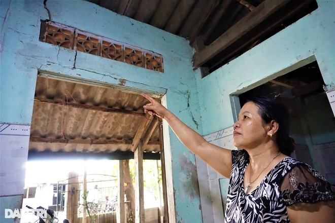 Cầu trăm tỷ 5 năm xây... 4 trụ, dân khốn khổ đi không được, ở không xong - 8 Cầu trăm tỷ 5 năm xây... 4 trụ, dân khốn khổ đi không được, ở không xong - 8