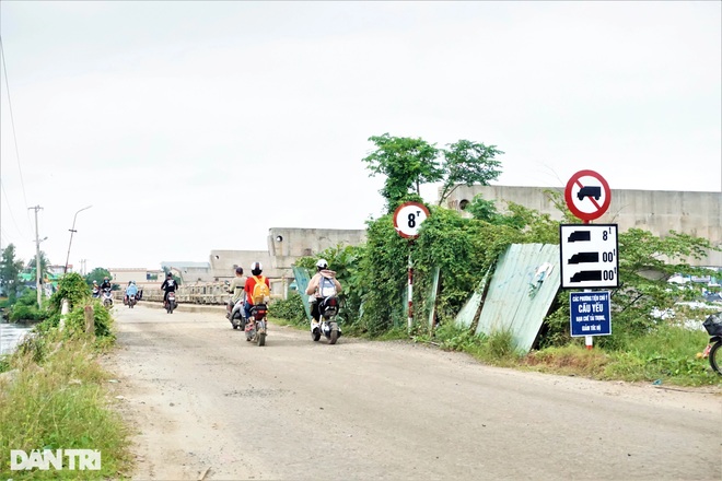 Cầu trăm tỷ 5 năm xây... 4 trụ, dân khốn khổ đi không được, ở không xong - 6 Cầu trăm tỷ 5 năm xây... 4 trụ, dân khốn khổ đi không được, ở không xong - 6