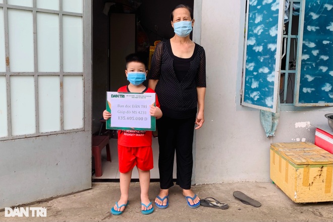 Bé 5 tuổi không nhà, mất mẹ vì Covid-19 được hỗ trợ hơn 135 triệu đồng - 2 Bé 5 tuổi không nhà, mất mẹ vì Covid-19 được hỗ trợ hơn 135 triệu đồng - 2