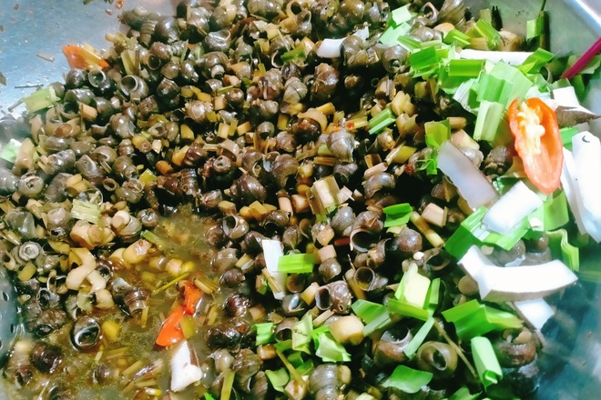 Missing Da Nang's spicy sucking snails on the occasion of the season change - 4