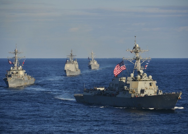 Tàu chiến Nga rượt đuổi tàu chiến Mỹ - 1