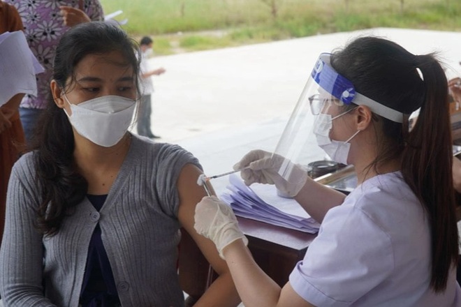Triển khai tiêm vaccine Covid-19 cho sinh viên Lào - 1