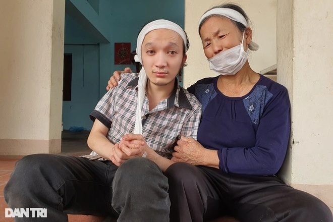 Bạn đọc Dân trí giúp đỡ gia đình người cựu tù Phú Quốc hơn 135 triệu đồng - 2 Bạn đọc Dân trí giúp đỡ gia đình người cựu tù Phú Quốc hơn 135 triệu đồng - 2