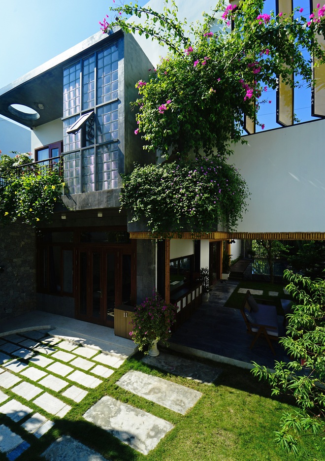 Ngôi nhà ở Đà Nẵng mát rượi nhờ thiết kế mở, góc nào cũng ngập cây xanh - 6