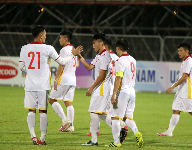 HLV Park Hang Seo cầm quân, U23 Việt Nam thắng tưng bừng Kyrgyzstan - 4
