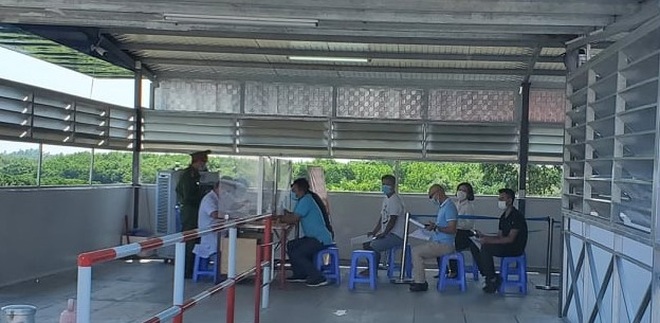 Người từ các vùng muốn đến Quảng Ninh cần đáp ứng điều kiện gì? - 2 Người từ các vùng muốn đến Quảng Ninh cần đáp ứng điều kiện gì? - 2