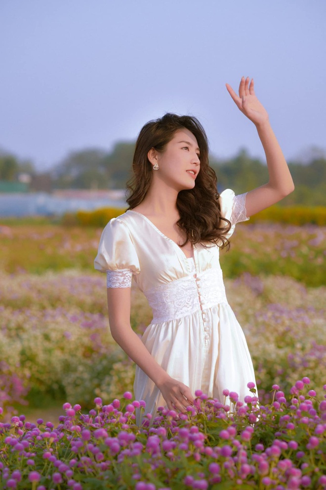 Á khôi đang đắt show người mẫu ảnh quyết định rẽ hướng đi làm công sở - 4 Á khôi đang đắt show người mẫu ảnh quyết định rẽ hướng đi làm công sở - 4