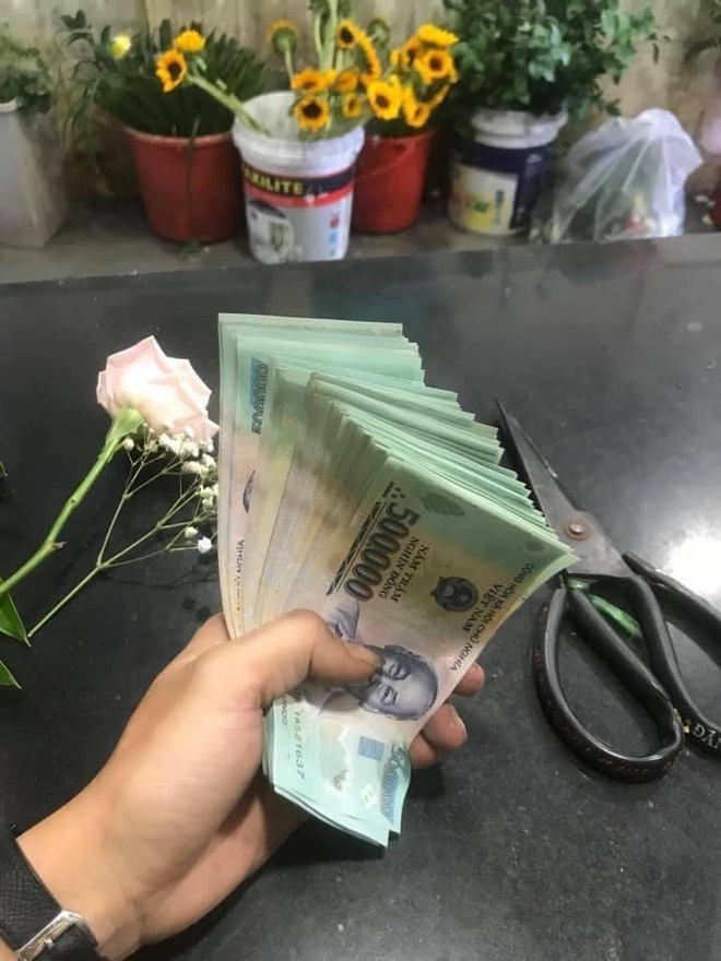 Xôn xao cách làm bình hoa 20/10 đơn giản khiến mọi chị em đều phấn khích - 1 Xôn xao cách làm bình hoa 20/10 đơn giản khiến mọi chị em đều phấn khích - 1