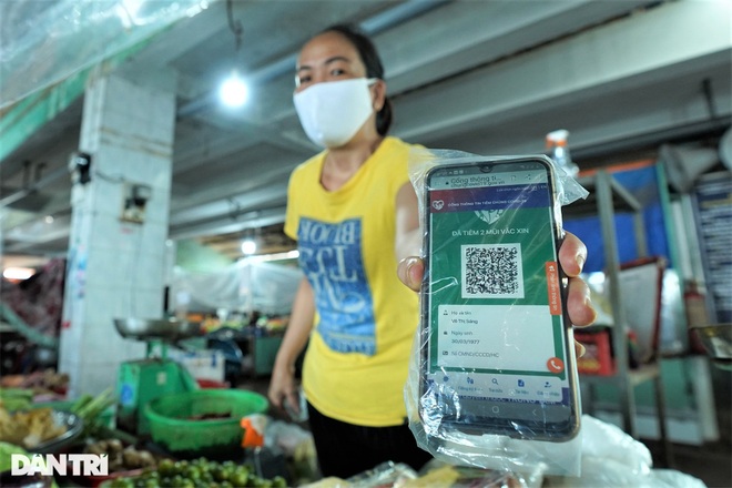 Hàng quán ở TPHCM bao giờ mới được phục vụ khách tại chỗ? - 2 Hàng quán ở TPHCM bao giờ mới được phục vụ khách tại chỗ? - 2