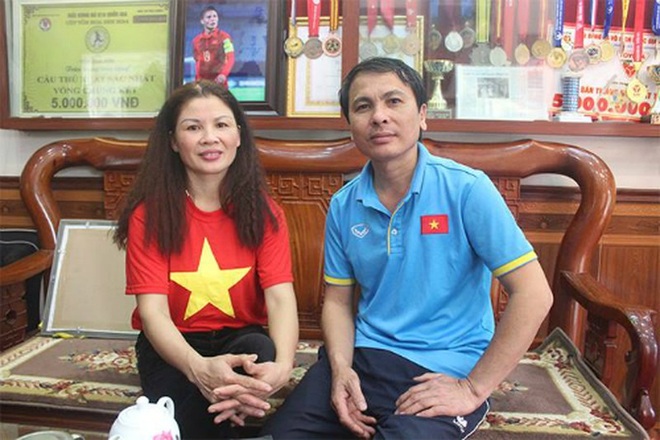 Quang Hải tặng mẹ ô tô, Tiến Linh gửi lời chúc ngọt ngào ngày 20/10 - 1 Quang Hải tặng mẹ ô tô, Tiến Linh gửi lời chúc ngọt ngào ngày 20/10 - 1