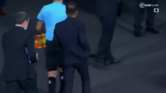 HLV Simeone để lại hình ảnh xấu xí khi Atletico thua đau trên sân nhà - 3 HLV Simeone để lại hình ảnh xấu xí khi Atletico thua đau trên sân nhà - 3