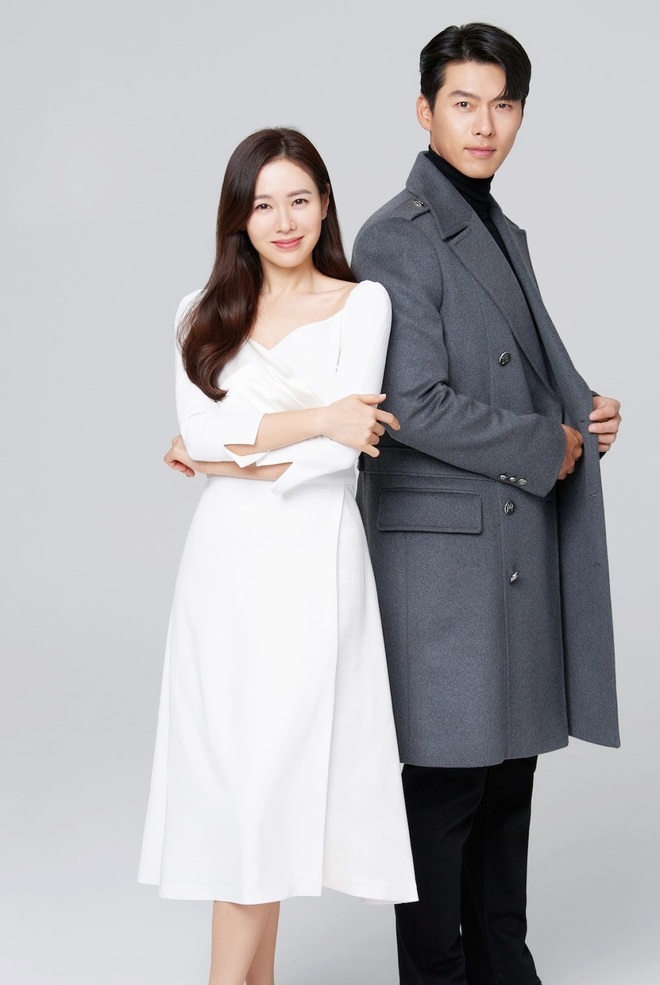 Ảnh chụp chung của Son Ye Jin và Hyun Bin khiến fan phát sốt - 4 Ảnh chụp chung của Son Ye Jin và Hyun Bin khiến fan phát sốt - 4