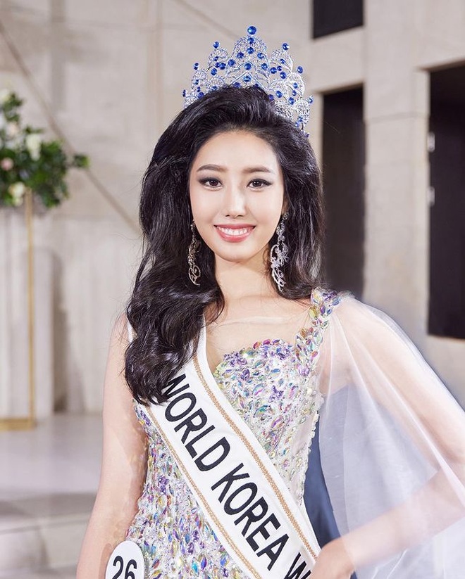 Người hâm mộ bất ngờ với hình ảnh mới của tân Hoa hậu Thế giới Hàn Quốc