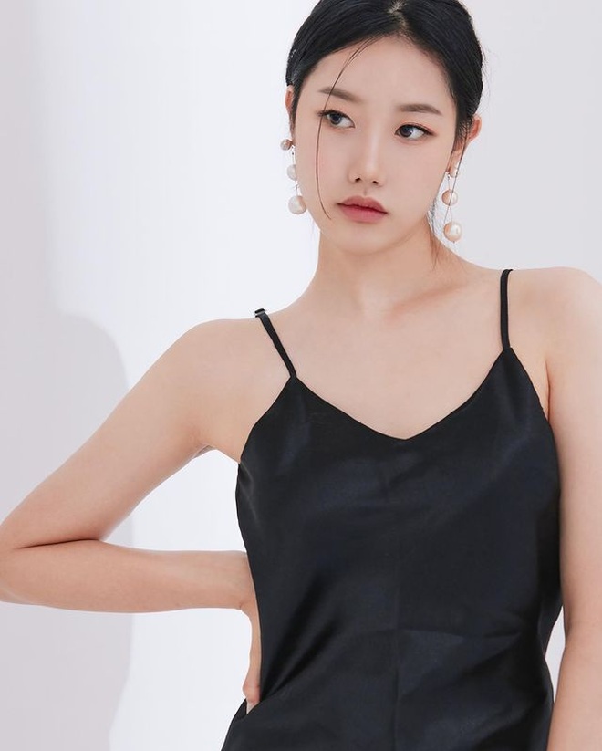 Người hâm mộ bất ngờ với hình ảnh mới của tân Hoa hậu Thế giới Hàn Quốc