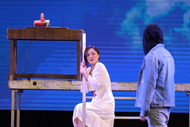 Thu Quỳnh Hương vị tình thân bật khóc mong kịch nói về thời hoàng kim - 4 Thu Quỳnh Hương vị tình thân bật khóc mong kịch nói về thời hoàng kim - 4