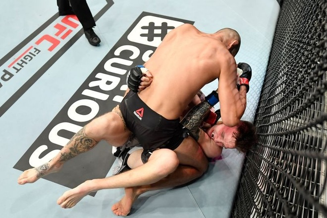 Ngôi sao mới nổi ở UFC ghét cay ghét đắng thói khoe khoang của McGregor - 1