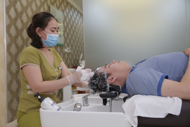 Da đầu khỏe, tóc mọc nhanh nhờ liệu pháp chăm sóc da đầu tại Petunia Charm Center - 2