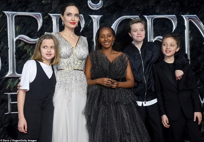 Con gái Angelina Jolie - Brad Pitt thay đổi ngoạn mục ở tuổi thiếu nữ - 4 Con gái Angelina Jolie - Brad Pitt thay đổi ngoạn mục ở tuổi thiếu nữ - 4