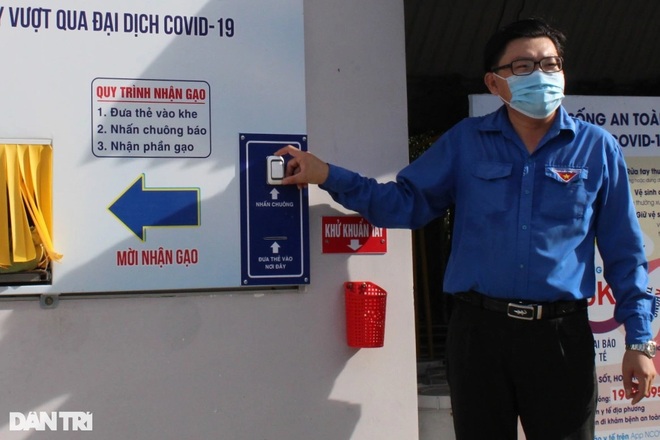 Đưa thẻ ATM gạo vào thùng, bấm chuông kêu là ra gạo - 4 Đưa thẻ ATM gạo vào thùng, bấm chuông kêu là ra gạo - 4
