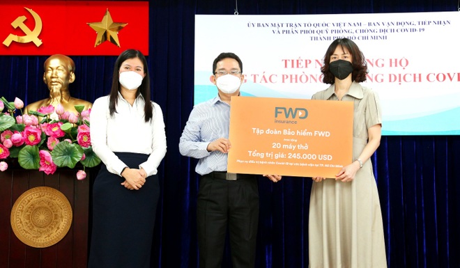 FWD đóng góp hơn một triệu USD để phòng chống Covid-19 - 1 FWD đóng góp hơn một triệu USD để phòng chống Covid-19 - 1