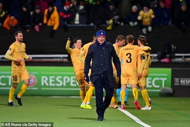 HLV Mourinho nói gì sau trận thua tệ hại nhất trong sự nghiệp? - 2 HLV Mourinho nói gì sau trận thua tệ hại nhất trong sự nghiệp? - 2
