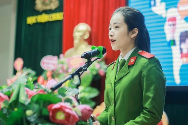 Tân Trung úy xinh đẹp, nữ thủ khoa chuẩn con nhà người ta - 2 Tân Trung úy xinh đẹp, nữ thủ khoa chuẩn con nhà người ta - 2
