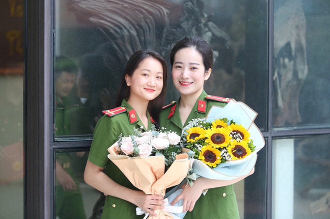 Tân Trung úy xinh đẹp, nữ thủ khoa chuẩn con nhà người ta - 6 Tân Trung úy xinh đẹp, nữ thủ khoa chuẩn con nhà người ta - 6