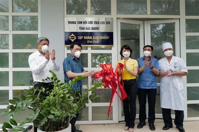 Top 10 thương hiệu xuất sắc Việt Nam vinh danh Sun Group - 5 Top 10 thương hiệu xuất sắc Việt Nam vinh danh Sun Group - 5