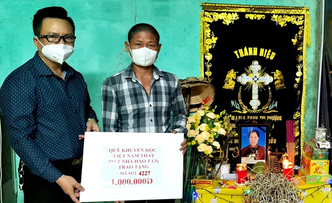 Người phụ nữ có hoàn cảnh éo le bán hàng thuê đã bị bệnh tật quật ngã - 2 Người phụ nữ có hoàn cảnh éo le bán hàng thuê đã bị bệnh tật quật ngã - 2