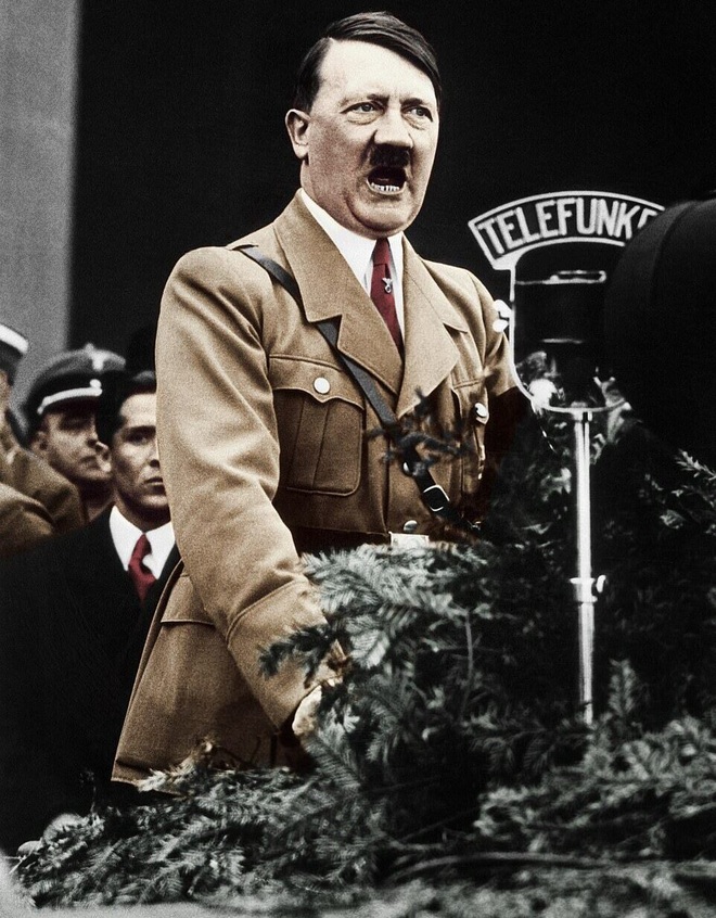 Giải mã bí ẩn về những ngày cuối đời tuyệt vọng của trùm phát xít Hitler - 2