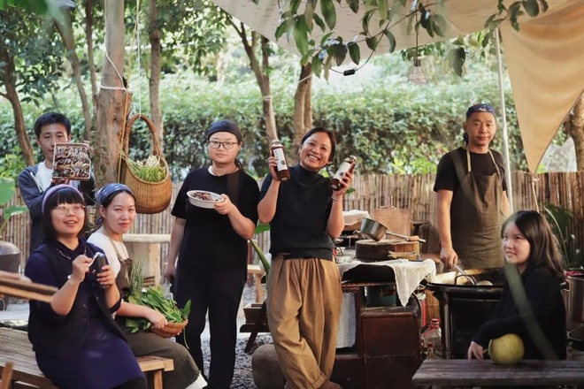 Cô gái cải tạo nhà từ đồ tái chế, làm vườn trồng rau sống điền viên - 11 Cô gái cải tạo nhà từ đồ tái chế, làm vườn trồng rau sống điền viên - 11