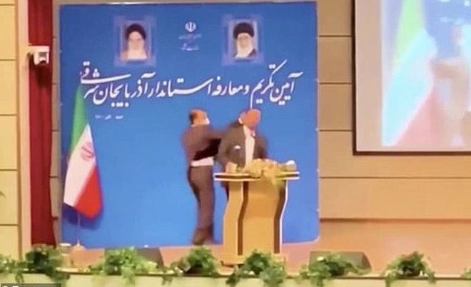 Thống đốc Iran bị kẻ quá khích tát vào mặt trong lễ nhậm chức - 1