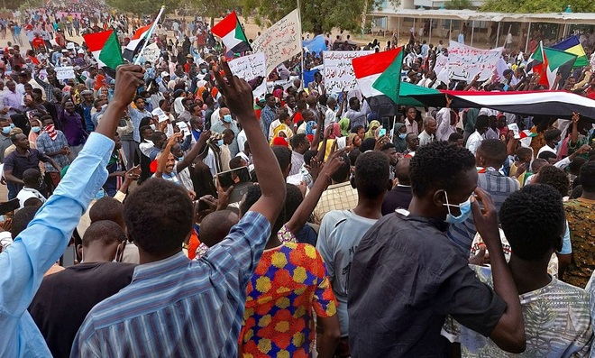 Quân đội Sudan đảo chính, Thủ tướng bị quản thúc - 1