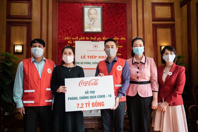 Coca-Cola tiếp tục ủng hộ hơn 9 tỷ đồng hỗ trợ phòng chống dịch Covid-19 - 2 Coca-Cola tiếp tục ủng hộ hơn 9 tỷ đồng hỗ trợ phòng chống dịch Covid-19 - 2