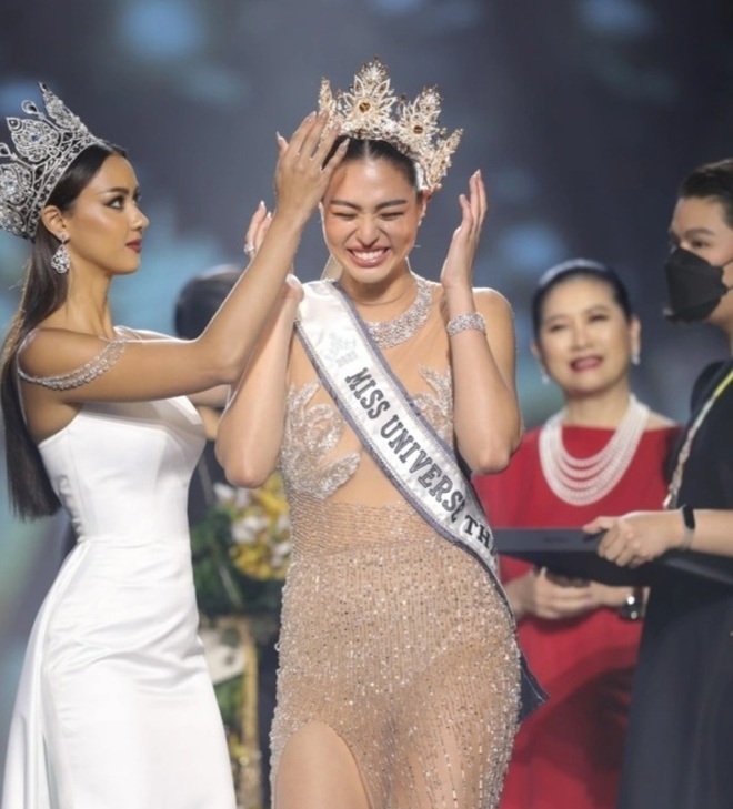 Người đẹp nặng 71 kg đăng quang Hoa hậu Hoàn vũ Thái Lan 2021 - 1 Người đẹp nặng 71 kg đăng quang Hoa hậu Hoàn vũ Thái Lan 2021 - 1