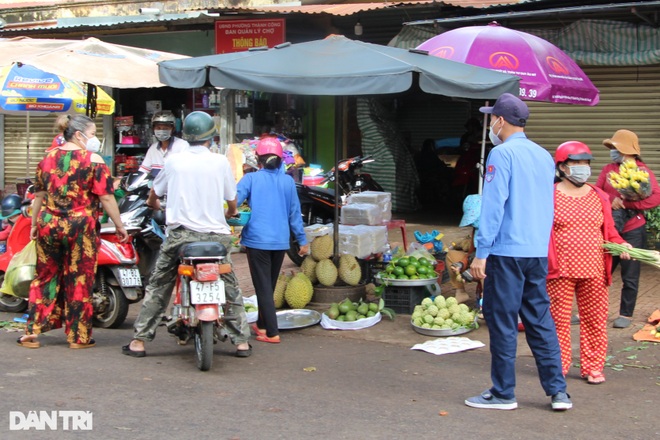 Hàng trăm F0 trong cộng đồng, Buôn Ma Thuột hỏa tốc siết nhiều hoạt động - 1