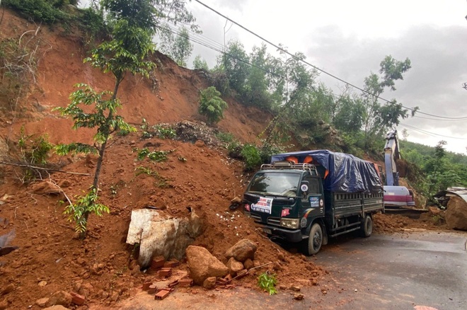 Hoãn các cuộc họp không cần thiết để di dời dân, ứng phó nguy cơ lũ quét - 3