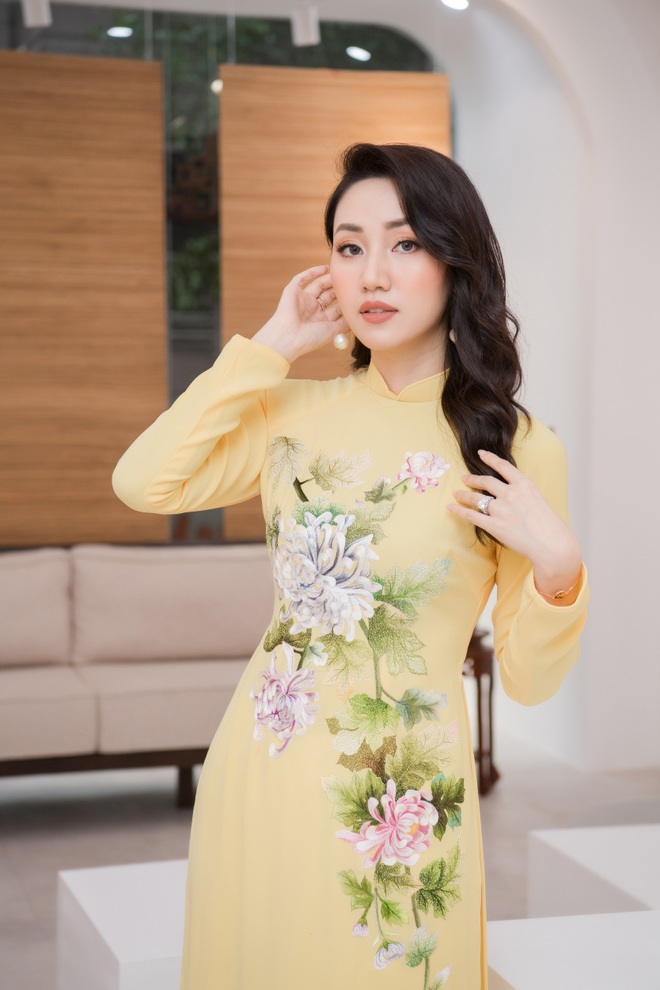 Hoa hậu Ngọc Hân tiết lộ hai con đỡ đầu - 10 Hoa hậu Ngọc Hân tiết lộ hai con đỡ đầu - 10