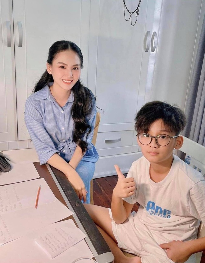 Bị đồn bí mật hẹn hò chồng cũ Lệ Quyên, Top 5 Hoa hậu Việt Nam nói gì? - 1 Bị đồn bí mật hẹn hò chồng cũ Lệ Quyên, Top 5 Hoa hậu Việt Nam nói gì? - 1