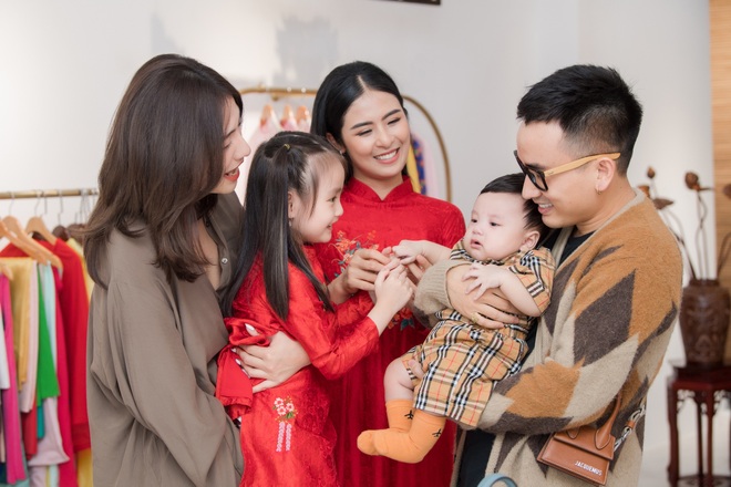 Hoa hậu Ngọc Hân tiết lộ hai con đỡ đầu - 2 Hoa hậu Ngọc Hân tiết lộ hai con đỡ đầu - 2