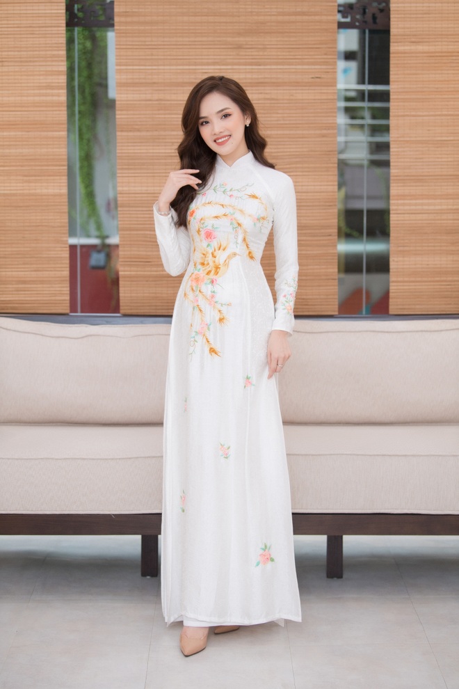 Hoa hậu Ngọc Hân tiết lộ hai con đỡ đầu - 12 Hoa hậu Ngọc Hân tiết lộ hai con đỡ đầu - 12