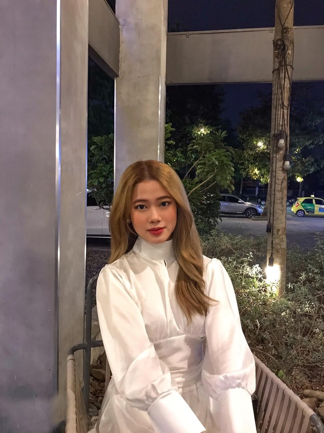 Nữ sinh 19 tuổi chọn phong cách Tây phương, sớm đi làm thêm để học hỏi - 5 Nữ sinh 19 tuổi chọn phong cách Tây phương, sớm đi làm thêm để học hỏi - 5