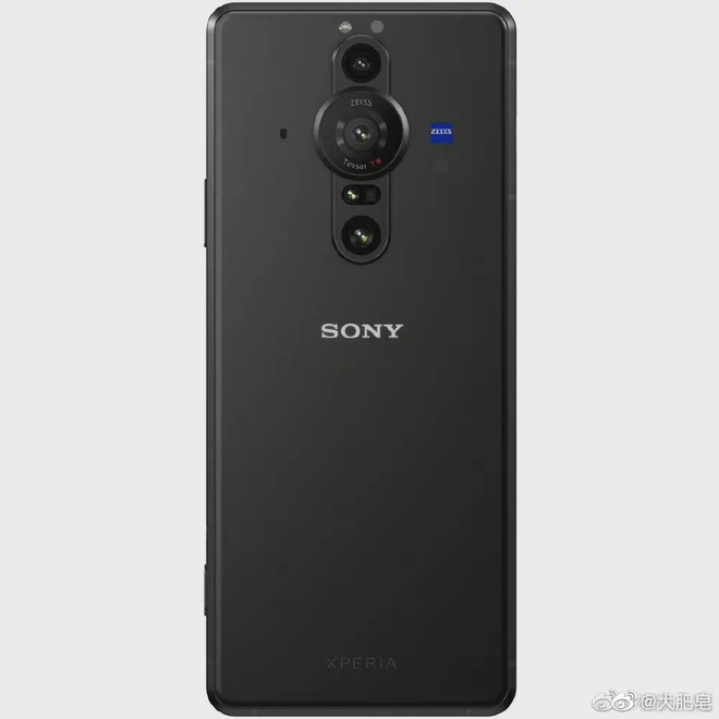 Thông tin trên camera chính cho thấy sản phẩm sử dụng ống kính của Zeiss. Thông tin trên camera chính cho thấy sản phẩm sử dụng ống kính của Zeiss.