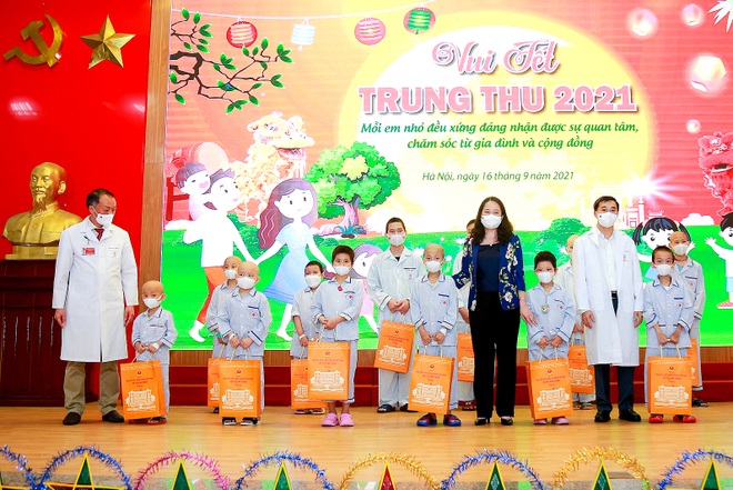 Trên 3,9 triệu trẻ em được trao quà, học bổng nhân dịp Tết Trung thu 2021 - 1