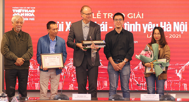 Nhạc sĩ Hồng Đăng, tác giả Hoa sữa được vinh danh Vì tình yêu Hà Nội - 4 Nhạc sĩ Hồng Đăng, tác giả Hoa sữa được vinh danh Vì tình yêu Hà Nội - 4